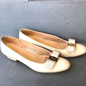 Salvatore Ferragamo Vara Pumps